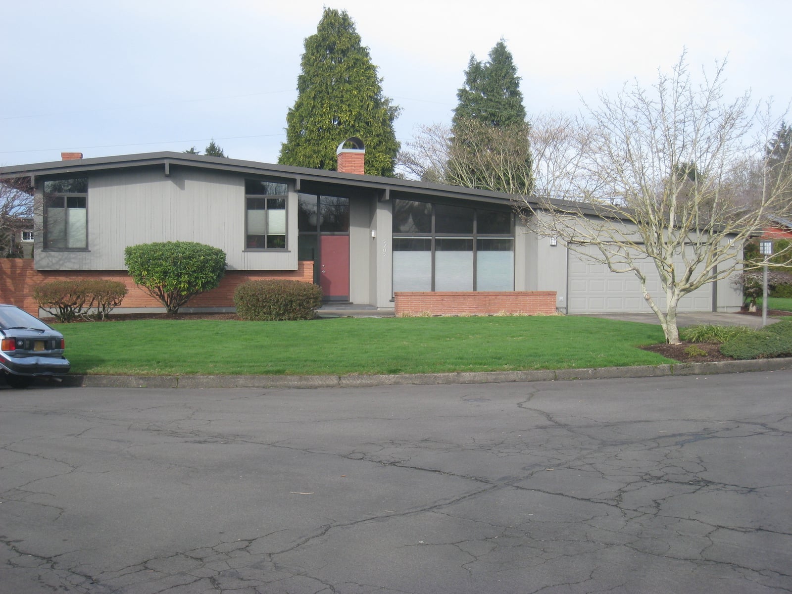 Tri-Level Home in Reedwood